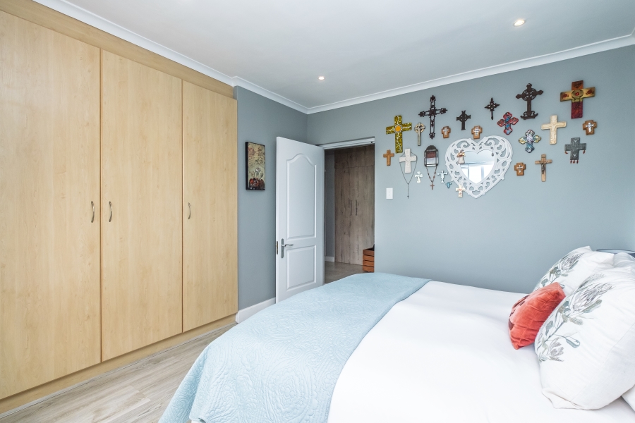 5 Bedroom Property for Sale in Murdock Valley Western Cape